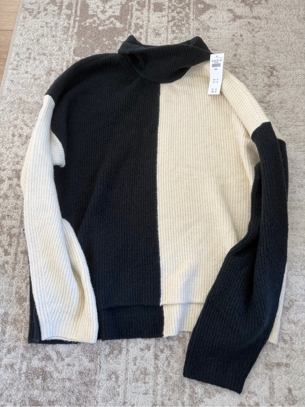Women’s Abercrombie & Fitch Colorblock Turtleneck Sweater - Black & Cream